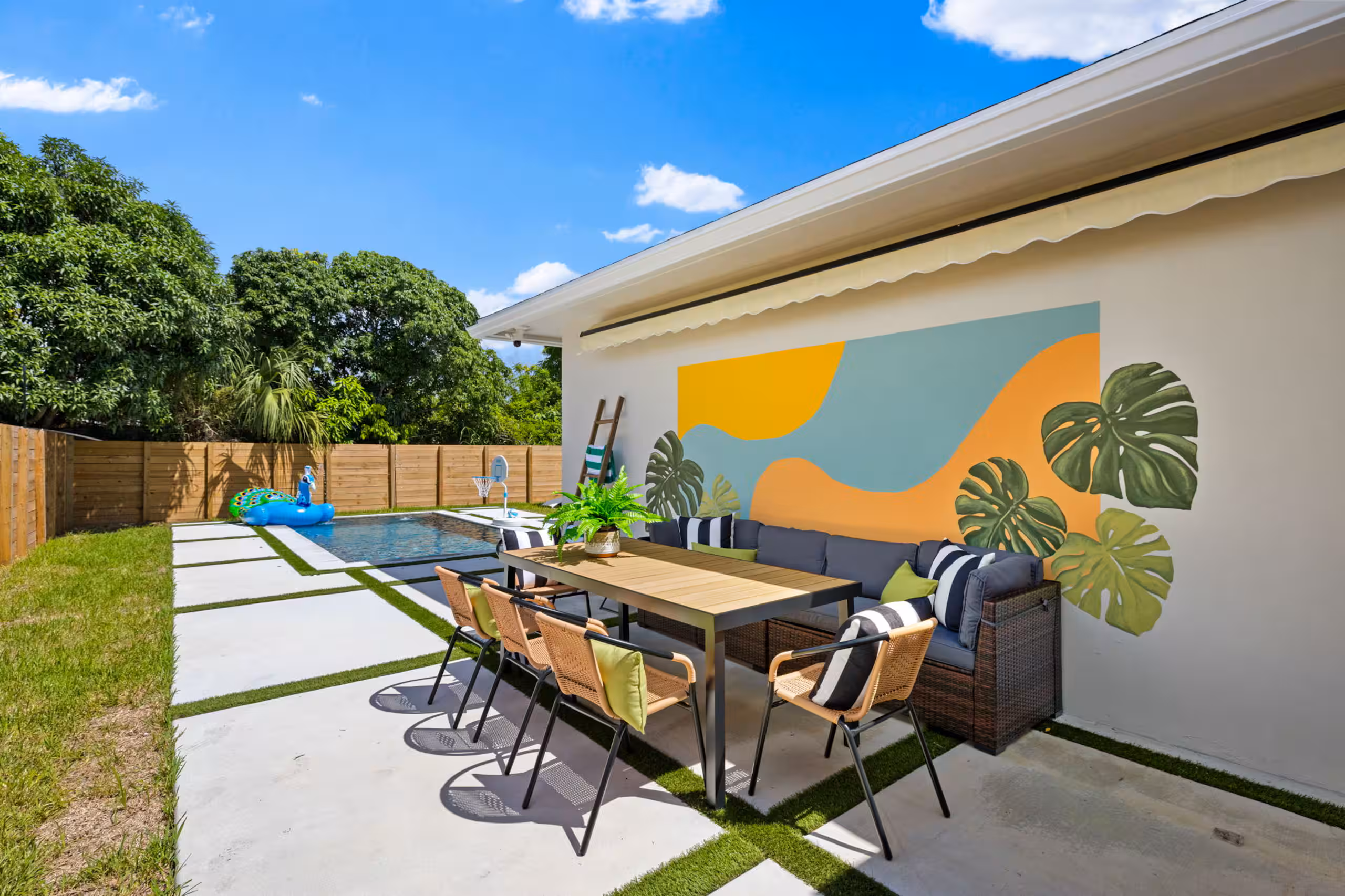 Family Tropical Paradise interior design in Goulds